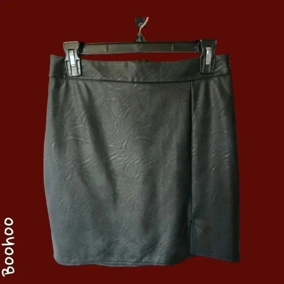 Boohoo high waisted faux leather mini skirt size 10 blk color - Picture 1 of 8